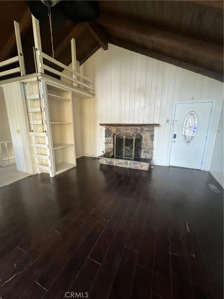 807 Sierra Vista Twin Peaks, CA 92391