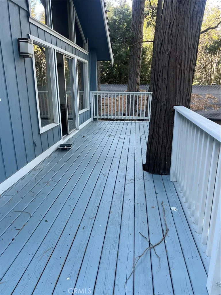 807 Sierra Vista Twin Peaks, CA 92391