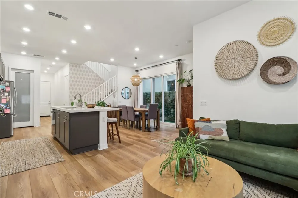 27230 Red Willow Court Valencia, CA 91381