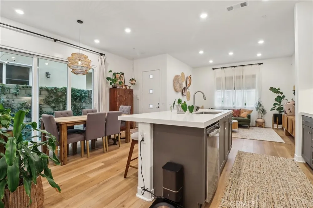 27230 Red Willow Court Valencia, CA 91381