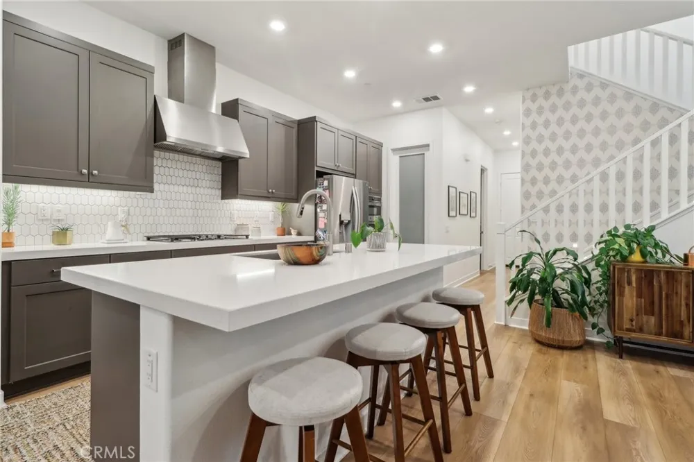 27230 Red Willow Court Valencia, CA 91381