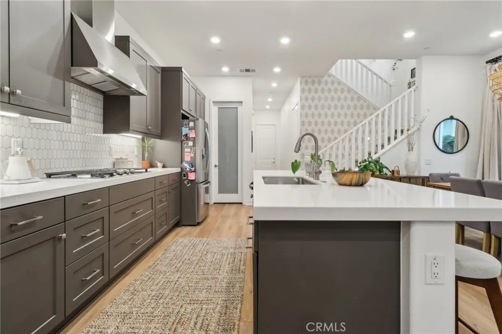 27230 Red Willow Court Valencia, CA 91381
