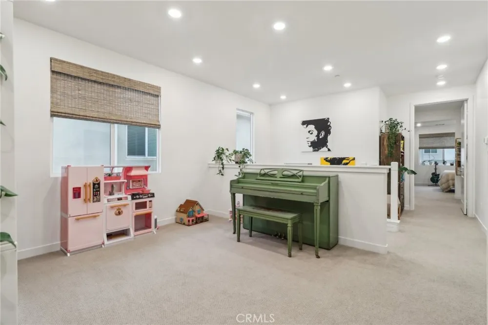 27230 Red Willow Court Valencia, CA 91381