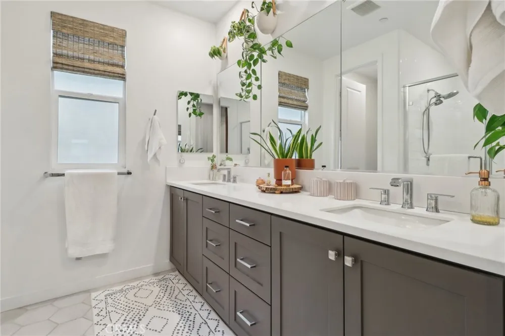 27230 Red Willow Court Valencia, CA 91381