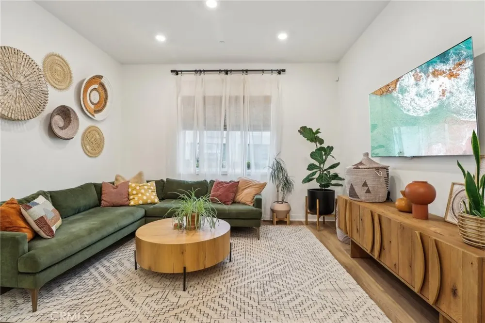 27230 Red Willow Court Valencia, CA 91381