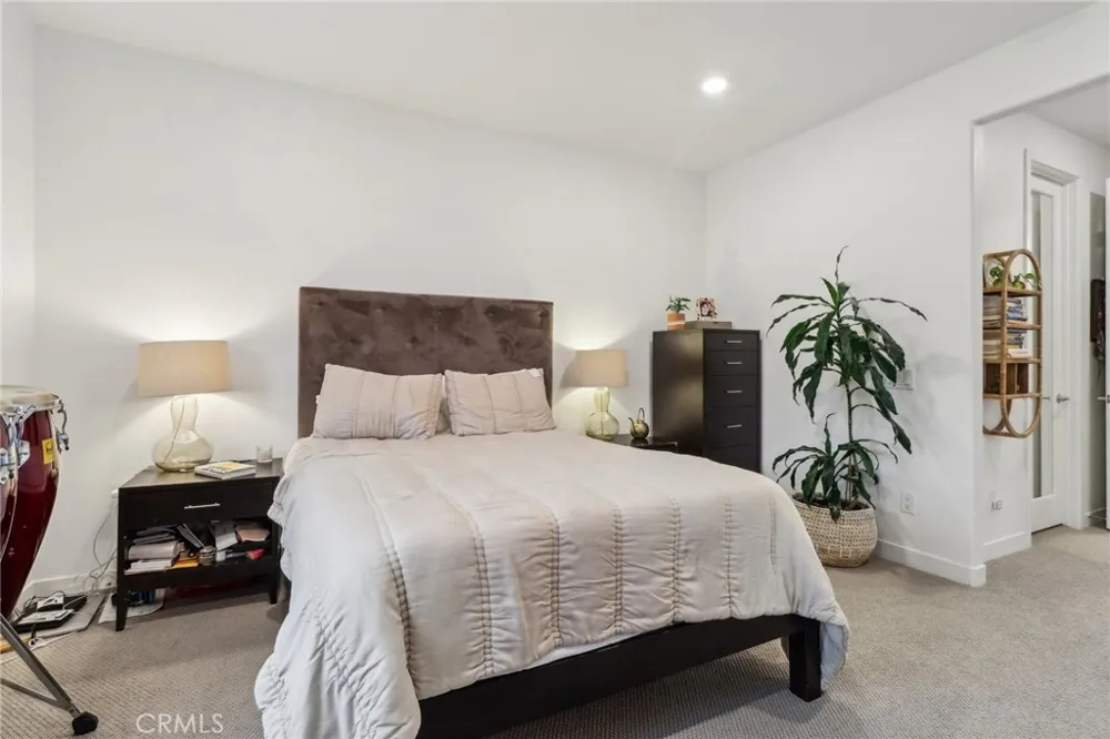 27230 Red Willow Court Valencia, CA 91381