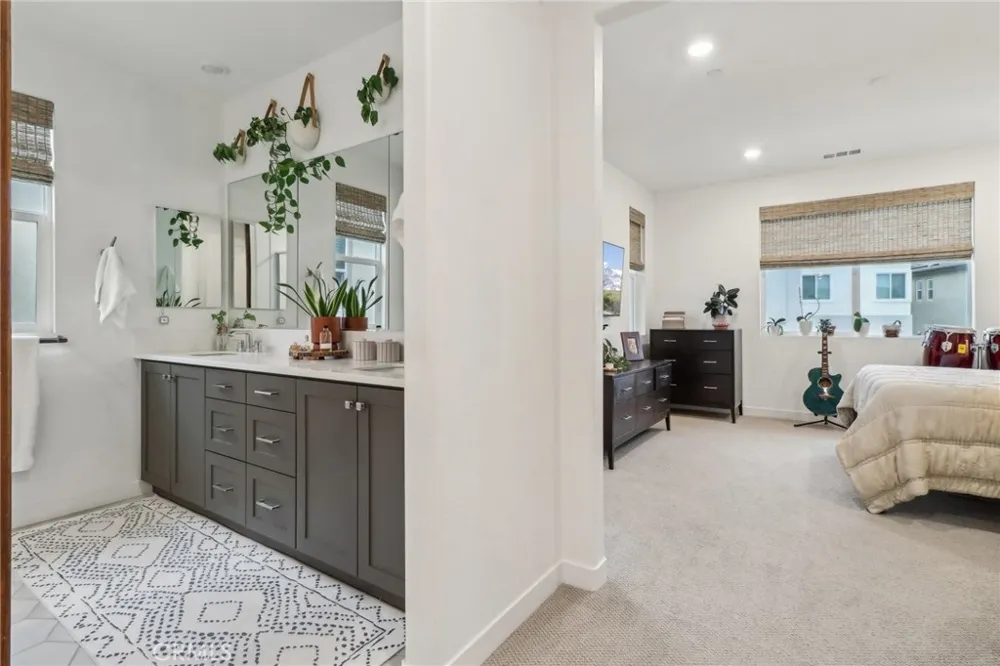 27230 Red Willow Court Valencia, CA 91381
