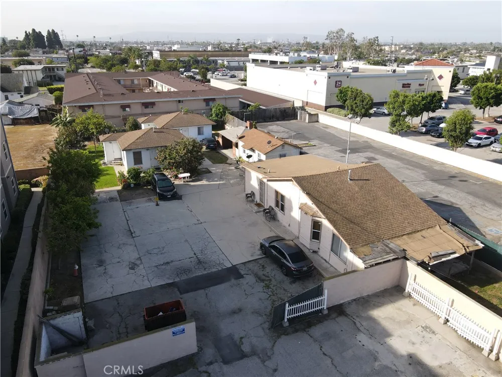 1716 W Redondo Beach Gardena, CA 90247
