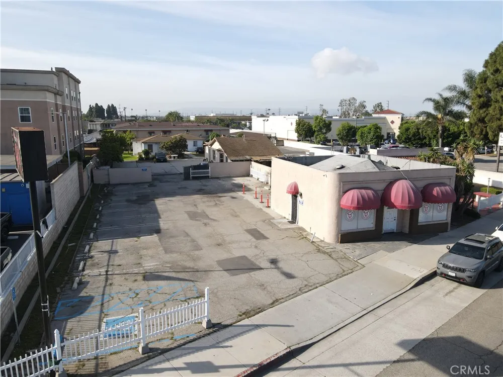 1716 W Redondo Beach Gardena, CA 90247