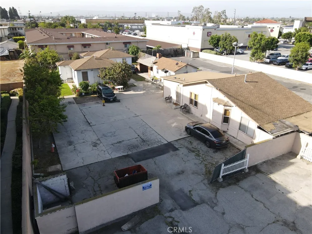 1716 W Redondo Beach Gardena, CA 90247