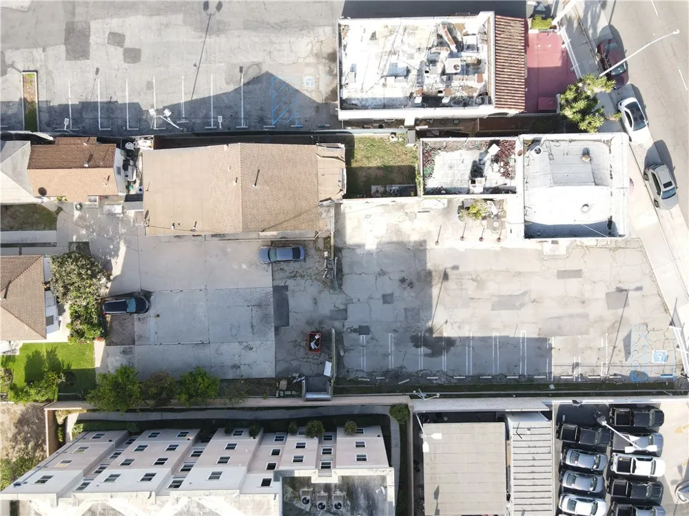 1716 W Redondo Beach Gardena, CA 90247