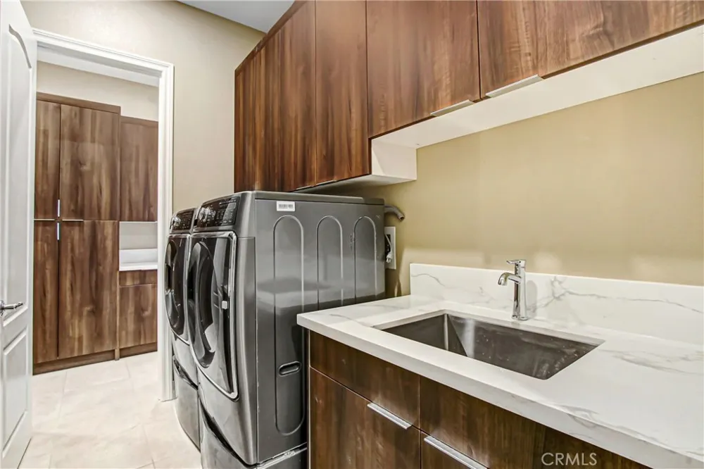 498 Green Orchard Riverside, CA 92506