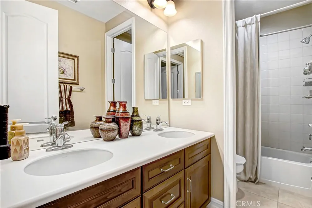 498 Green Orchard Riverside, CA 92506