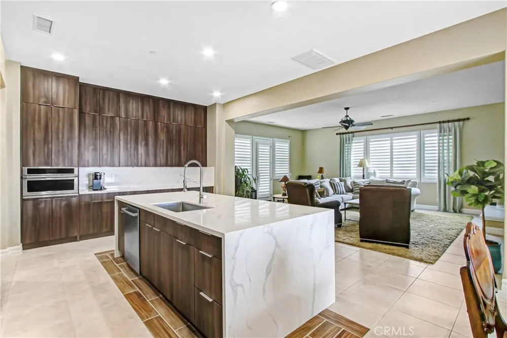 498 Green Orchard Riverside, CA 92506