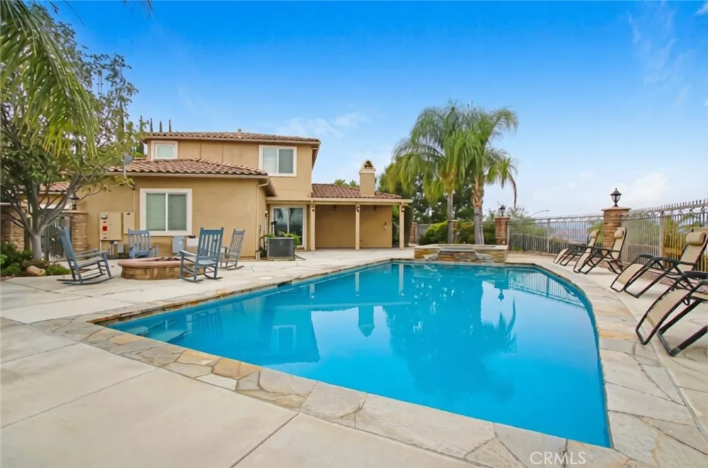 498 Green Orchard Riverside, CA 92506