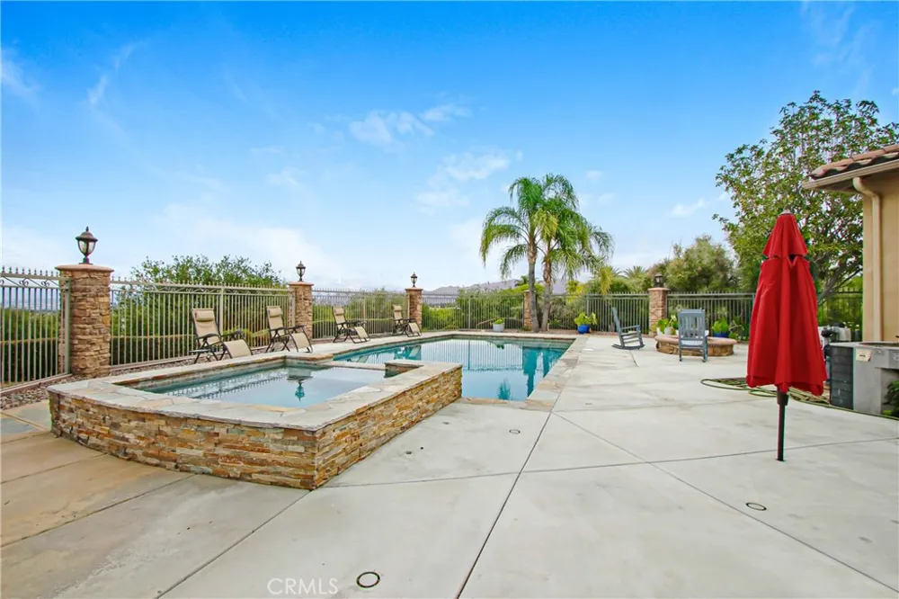 498 Green Orchard Riverside, CA 92506