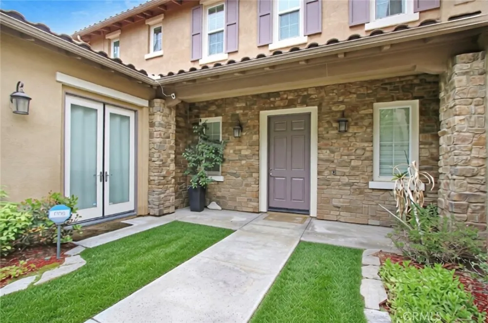 498 Green Orchard Riverside, CA 92506