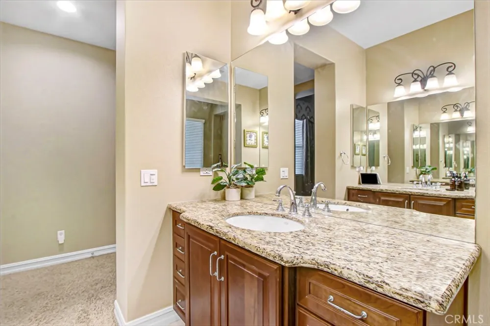 498 Green Orchard Riverside, CA 92506