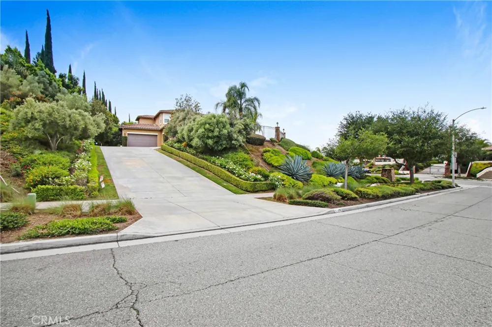498 Green Orchard Riverside, CA 92506
