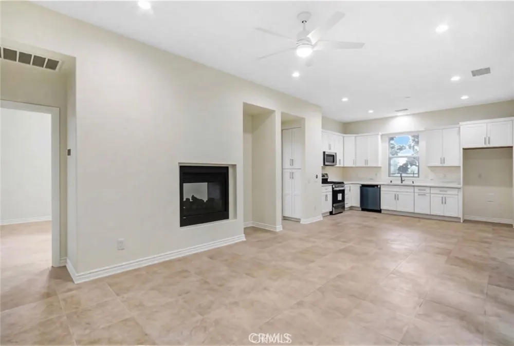 498 Green Orchard Riverside, CA 92506