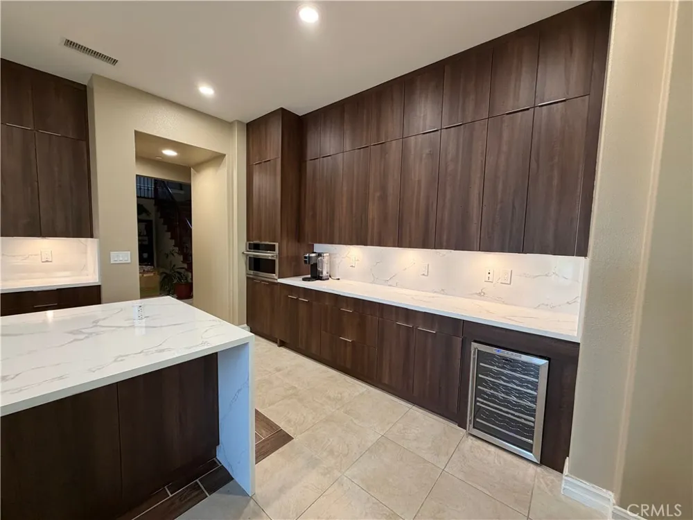 498 Green Orchard Riverside, CA 92506