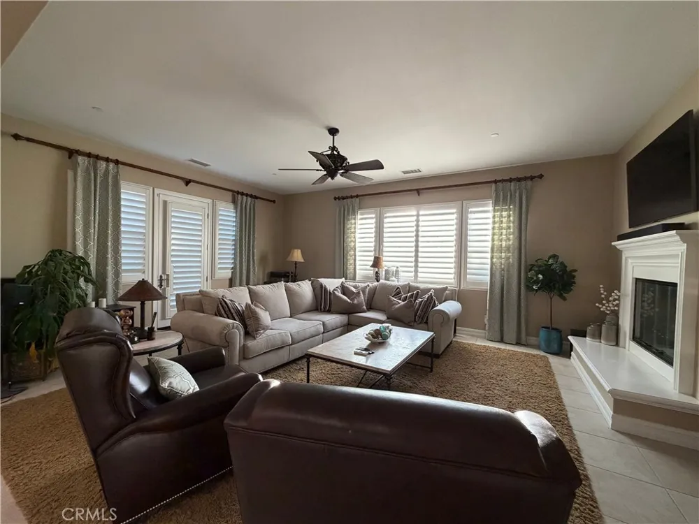 498 Green Orchard Riverside, CA 92506