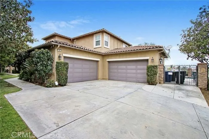 498 Green Orchard Riverside, CA 92506