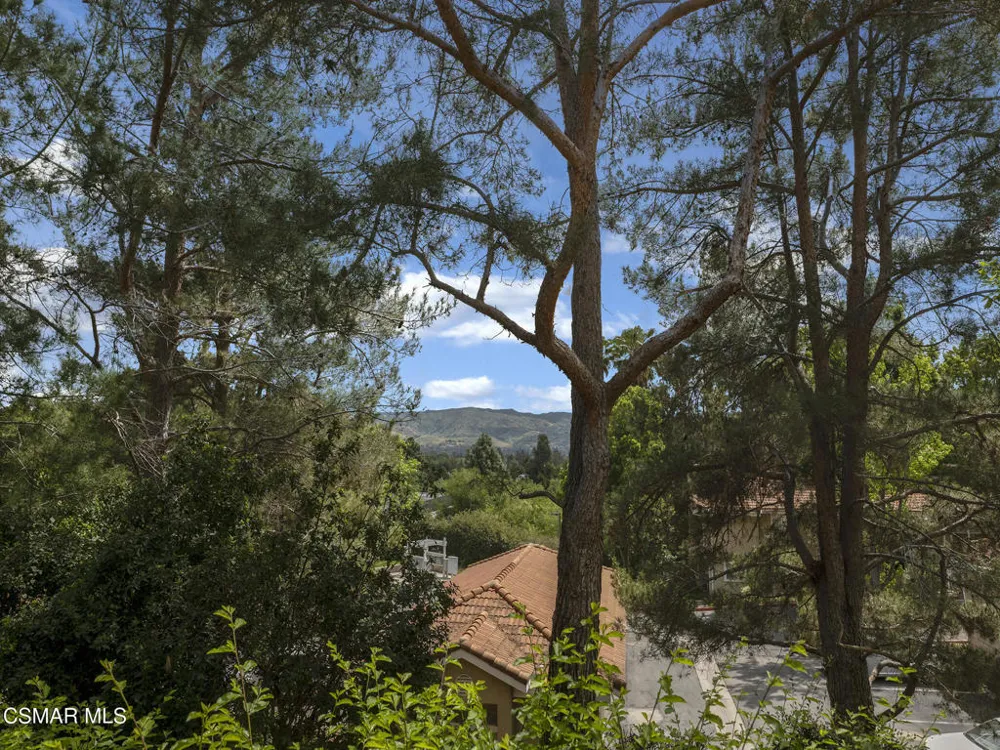 2731 Erringer Road #28 Simi Valley, CA 93065