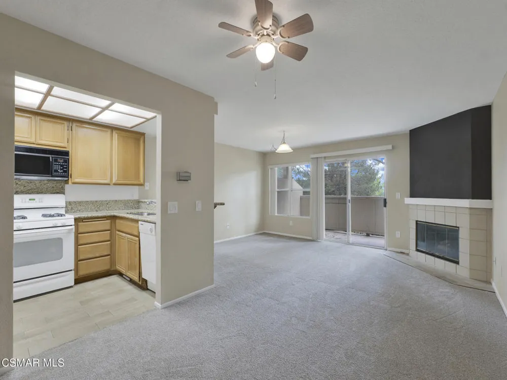 2731 Erringer Road #28 Simi Valley, CA 93065