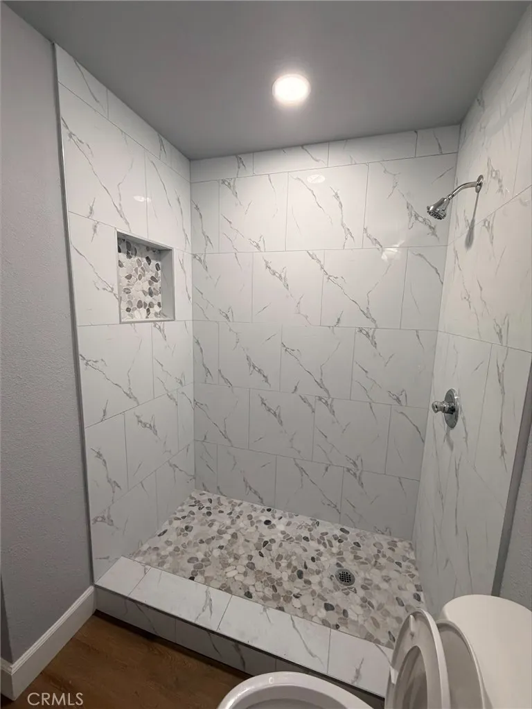 10255 California South Gate, CA 90280