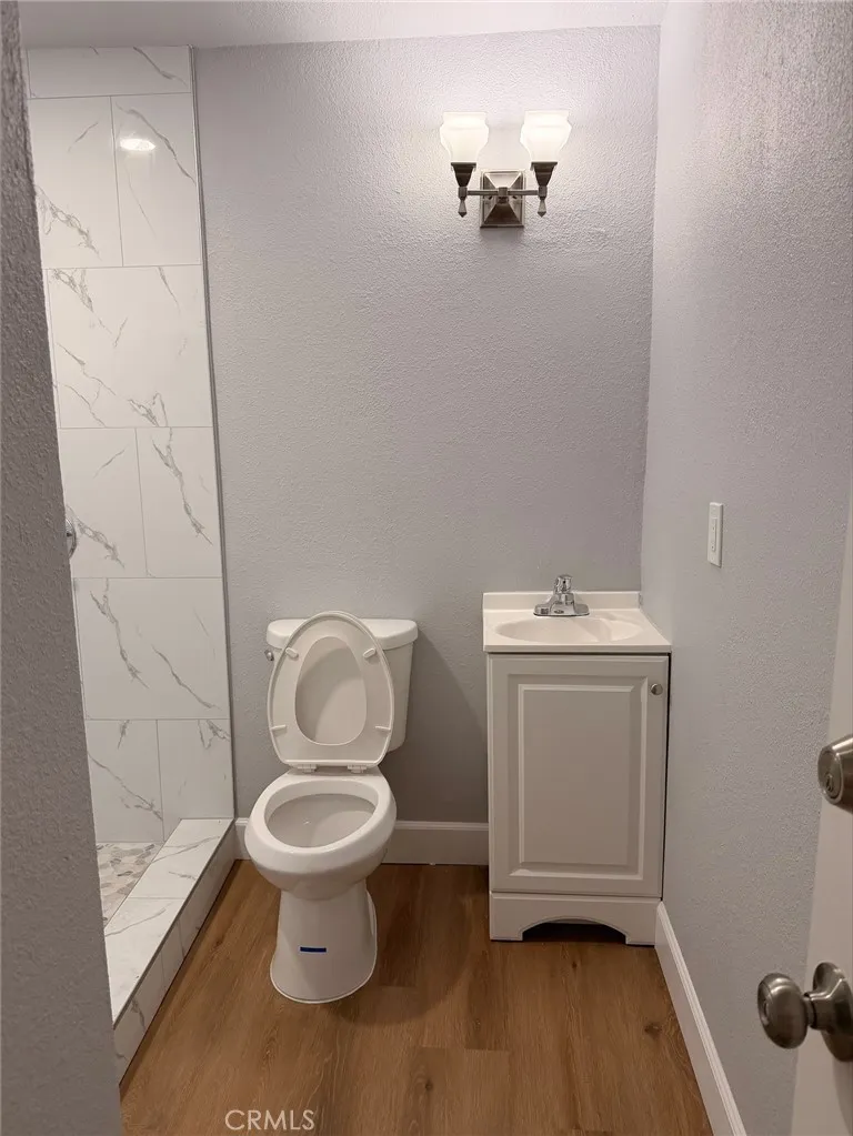 10255 California South Gate, CA 90280