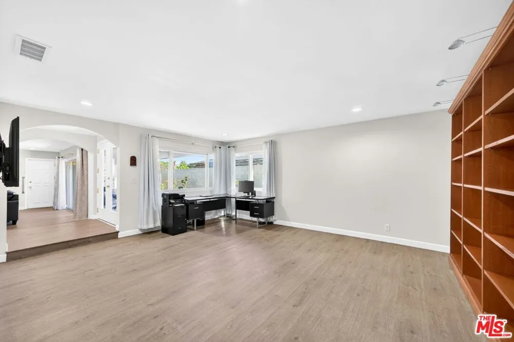 10829 Firmona Avenue Inglewood, CA 90304