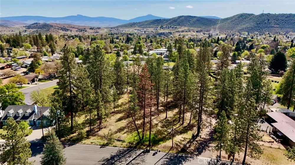 s Lang Way Yreka, CA 96097