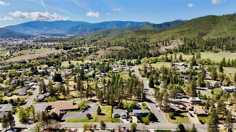 s Lang Way Yreka, CA 96097