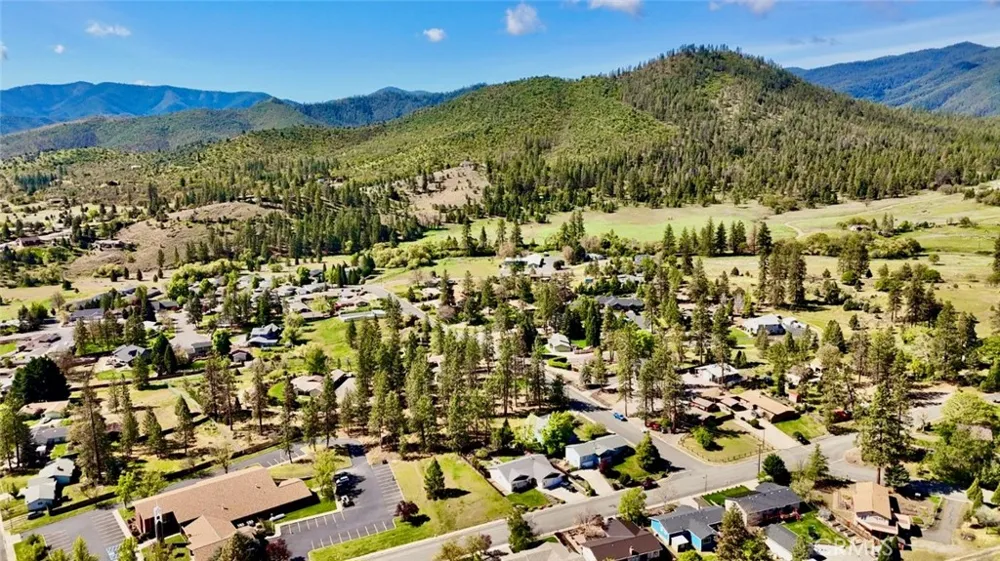 s Lang Way Yreka, CA 96097