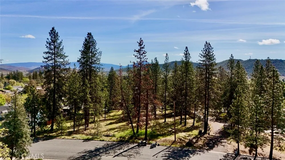 s Lang Way Yreka, CA 96097