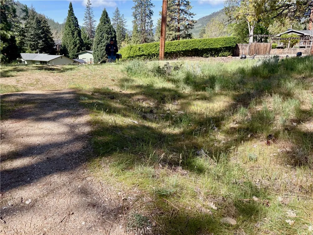 s Lang Way Yreka, CA 96097