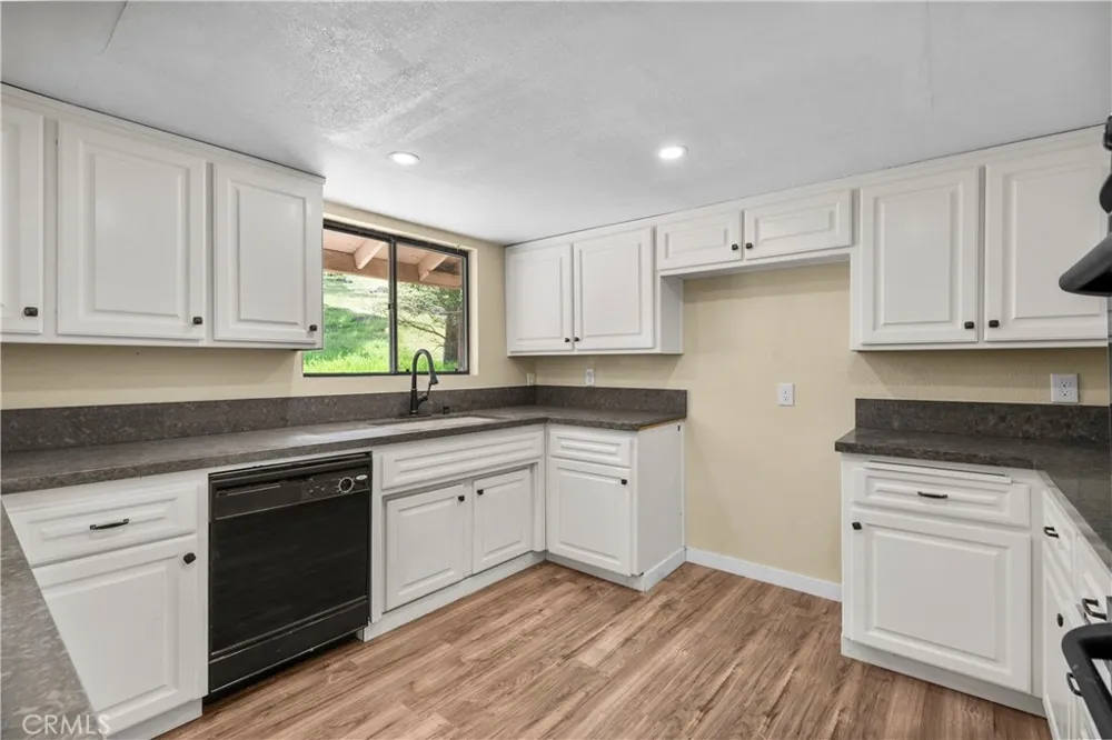 29570 Butterfield Tehachapi, CA 93561