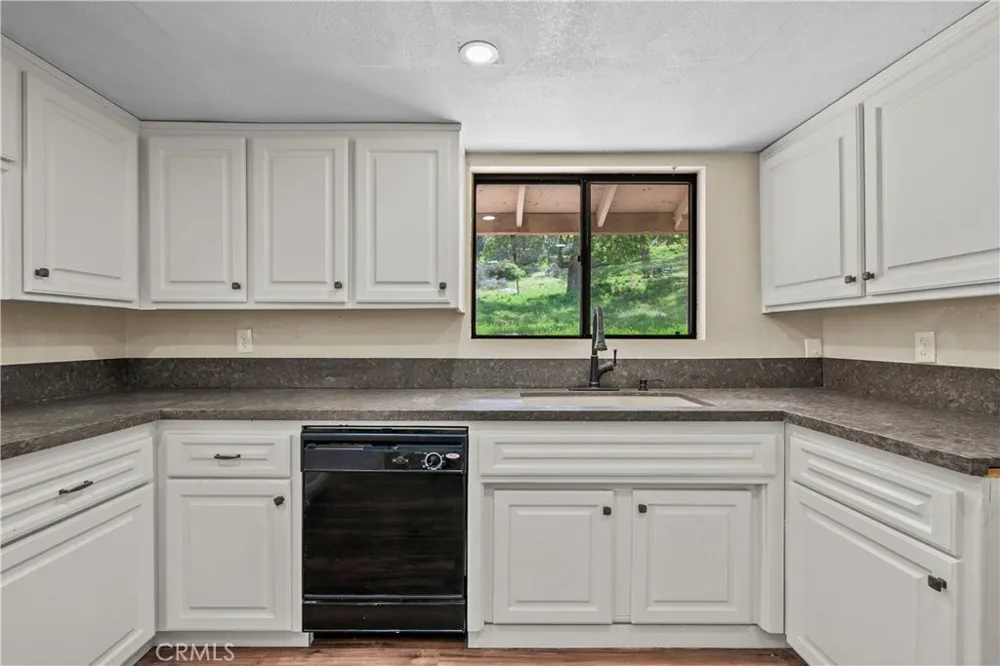 29570 Butterfield Tehachapi, CA 93561