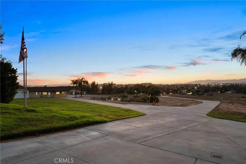 5334 Agate Street Jurupa Valley, CA 92509