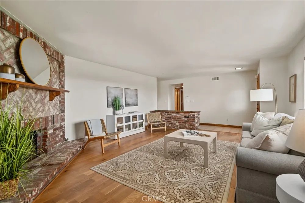 5334 Agate Street Jurupa Valley, CA 92509