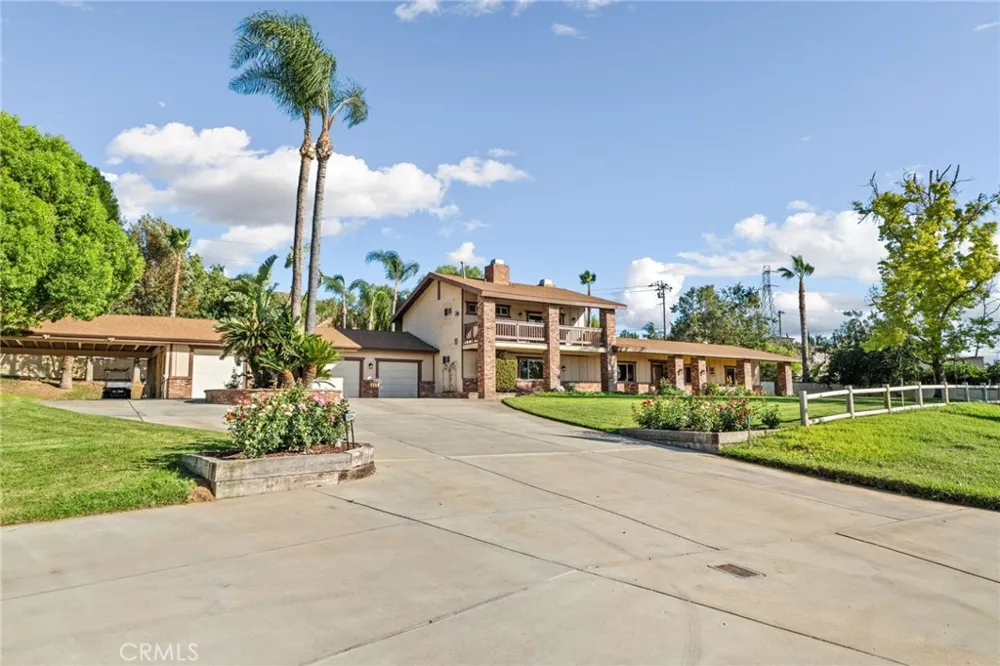 5334 Agate Street Jurupa Valley, CA 92509