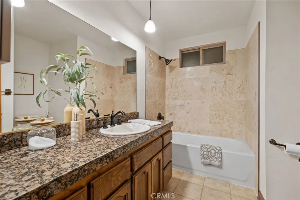 5334 Agate Street Jurupa Valley, CA 92509