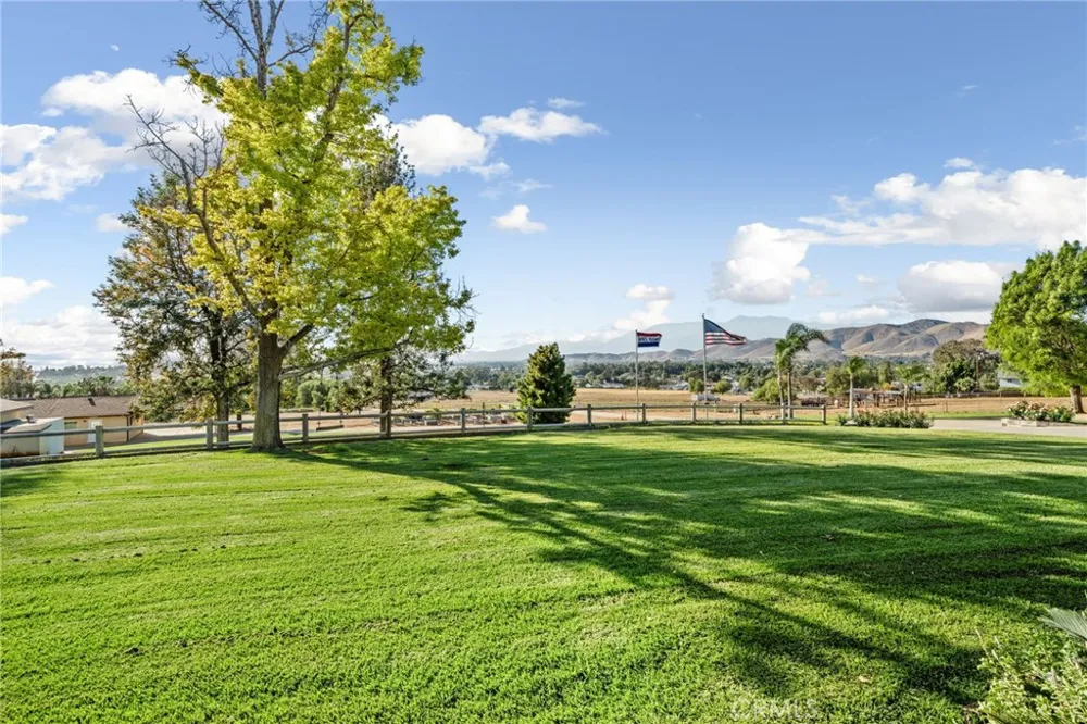 5334 Agate Street Jurupa Valley, CA 92509