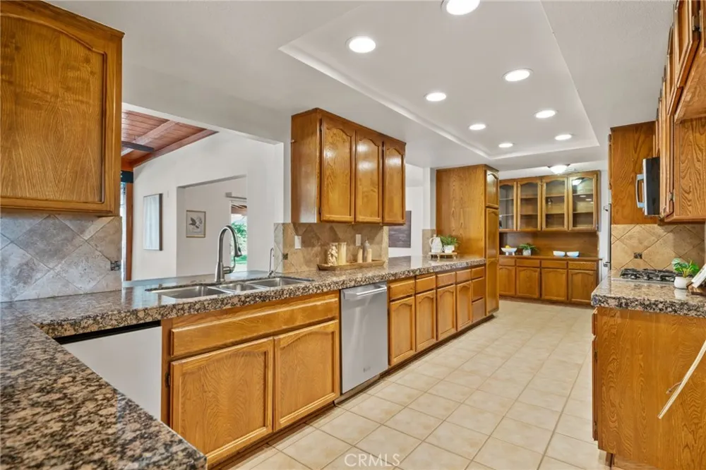 5334 Agate Street Jurupa Valley, CA 92509