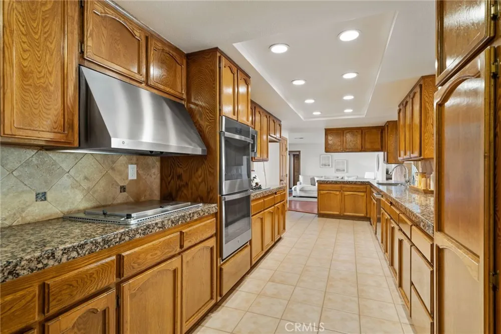 5334 Agate Street Jurupa Valley, CA 92509