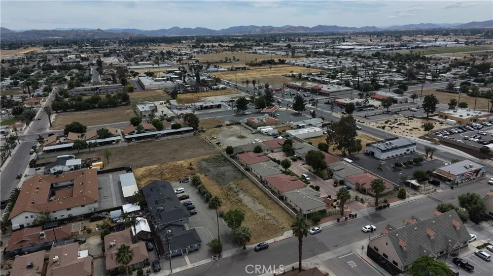 126 E 6th San Jacinto, CA 92583