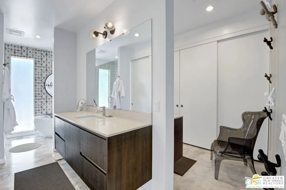 949 Bernardi Lane Palm Springs, CA 92262