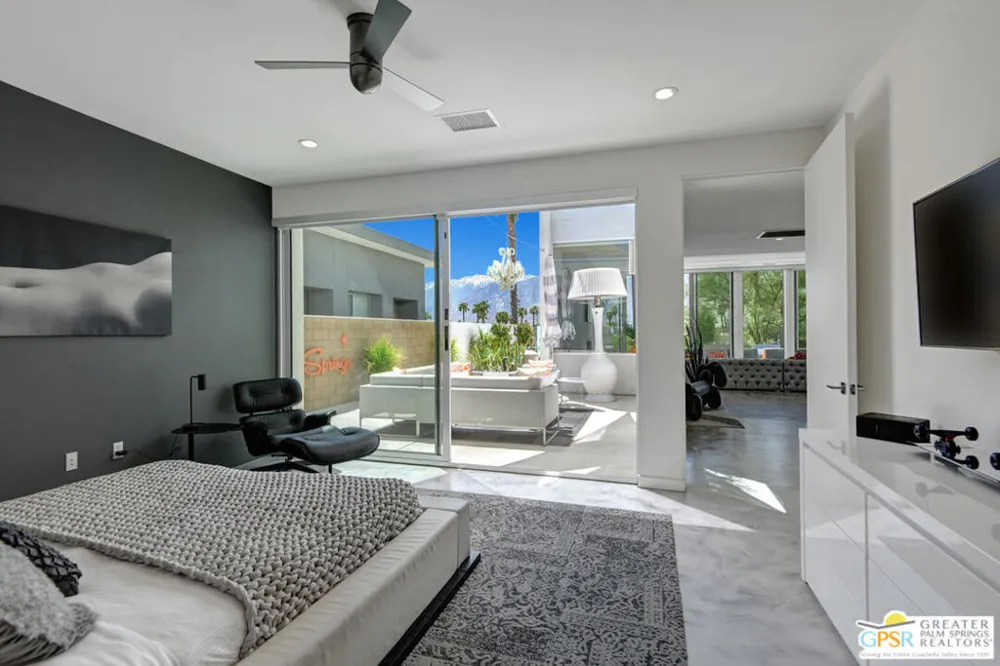 949 Bernardi Lane Palm Springs, CA 92262