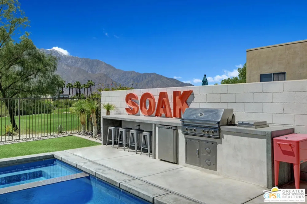 949 Bernardi Lane Palm Springs, CA 92262